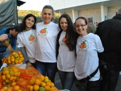 Djelatnice AGRA i UNDP volontirale na tržnici