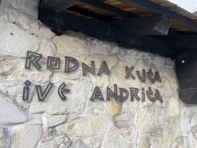 Šta je zajedničko siru, bilju, Ivi i Ćiri, a nisu veziri?