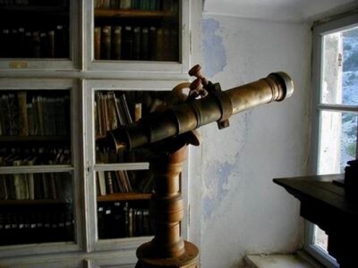 Dobro uščuvani teleskop u glagoljaškom samostan Pustinja Blaca u Nerežišću