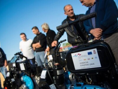 Podeljene pumpe za navodnjavanje poplavljenim poljoprivrednicima