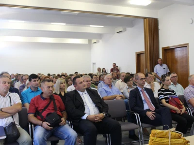 Centralni dan polja Bc hibrida kukuruza