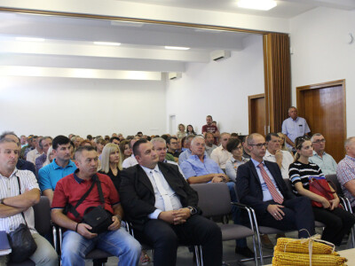 Centralni dan polja Bc hibrida kukuruza