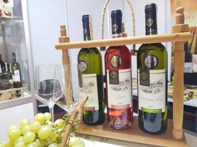 Dragan Pajić na djedovini podigao vinograd i proizvodi vrhunska vina Dragan Pajić na djedovini podigao vinograd i proizvodi vrhunska vina