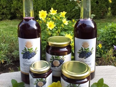 Dragana Aćić se sa porodicom vratila selu, ali i šipurku, drenjini i trnjini