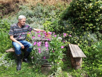 Dragiša do prodavnice pešači 24 kilometra, ali neće da napusti kućni prag