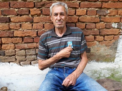 Dragiša do prodavnice pešači 24 kilometra, ali neće da napusti kućni prag