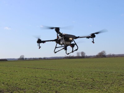 DJI dronovi prskalice na baranjskim oranicama DJI dronovi prskalice na baranjskim oranicama