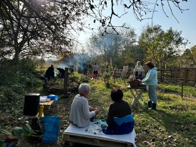 Društveni vrtovi kao mjesto educiranja i učenja o važnosti zajednice Društveni vrtovi kao mjesto educiranja i učenja o važnosti zajednice