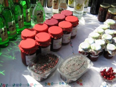 Drvena kašika, puno vremena i strpljenja za savršeni mućeni pekmez od drenjina