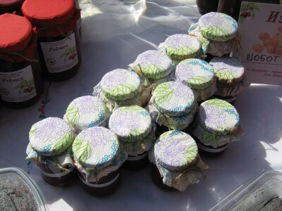 Drvena kašika, puno vremena i strpljenja za savršeni mućeni pekmez od drenjina