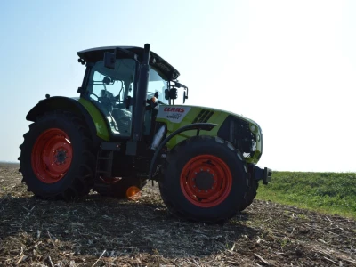Claas Arion traktor