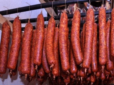 Koja je tajna proizvodnje za dobru i sočnu uskrsnu šunku koja je ovih dana veoma tražena delicija?