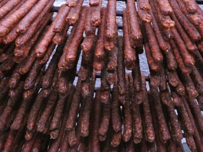 Koja je tajna proizvodnje za dobru i sočnu uskrsnu šunku koja je ovih dana veoma tražena delicija?