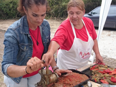 Mljevenje pečene paprike i ajvara