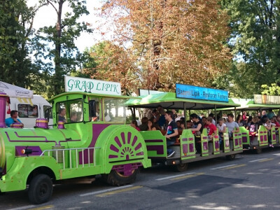 ...i u vožnji turističkim vlakićem