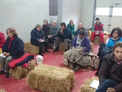 Dvadesetak sudionika tečaja