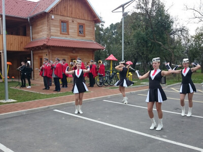 Na festivalu gljiva i kutinske mažoretkinje Na festivalu gljiva i kutinske mažoretkinje