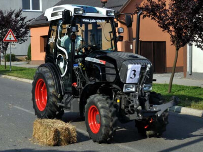 Utrka traktora u sklopu Festivala graševine