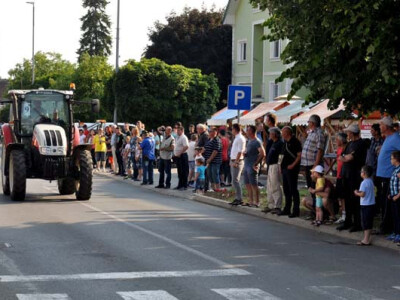 Utrka traktora u sklopu Festivala graševine
