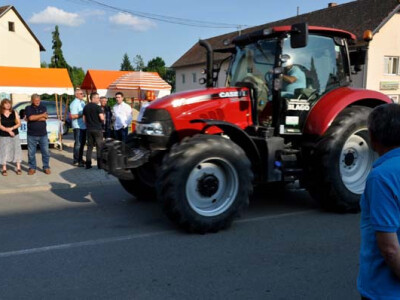 Utrka traktora u sklopu Festivala graševine