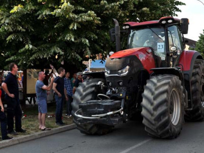 Utrka traktora u sklopu Festivala graševine