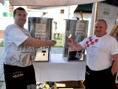Utrka traktora u sklopu Festivala graševine
