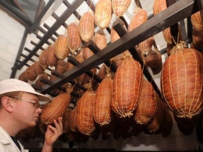 Slavonske delicije - kulen Slavonske delicije - kulen