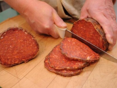 Spravljanje kulena kod obitelji Hruška u punom zamahu Spravljanje kulena kod obitelji Hruška u punom zamahu