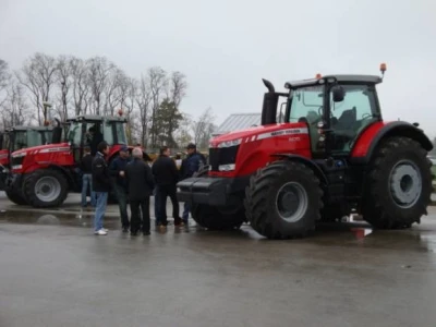 Traktor Massey Ferguson 8670