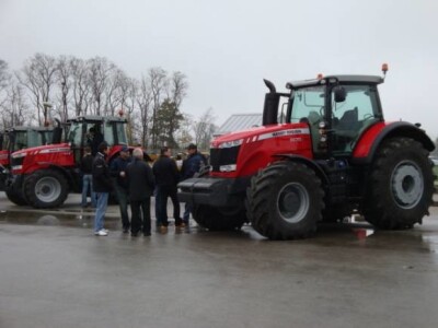 Traktor Massey Ferguson 8670