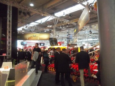 Pretpostavlja se da je bilo prisutno oko 60 novinara Pretpostavlja se da je bilo prisutno oko 60 novinara