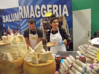 Sirevi i salame iz Italije