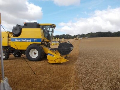 Žetva i baliranje slame u Francuskom Troyesu