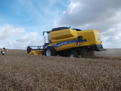 Žetva i baliranje slame u Francuskom Troyesu