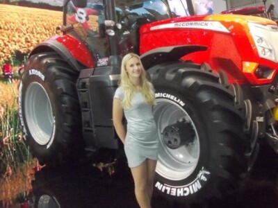 Plavuša uz McCormick na sajmu u Hannoveru