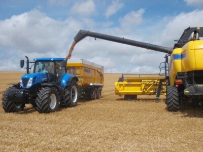 Žetva i baliranje slame u Francuskom Troyesu