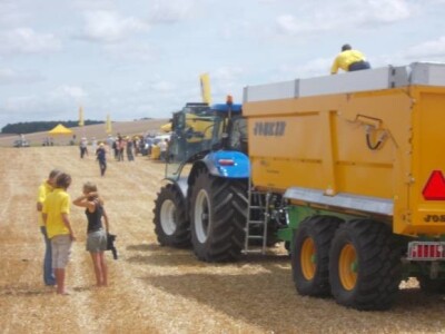 Žetva i baliranje slame u Francuskom Troyesu