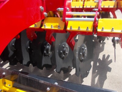 Svaki disk je na svom nosaču i ležaju