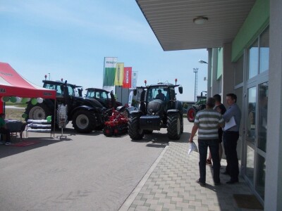 U PMT- centru u Otoku U PMT- centru u Otoku