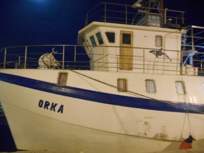 Modro-bijela kombinacija boja savršen je morski spoj