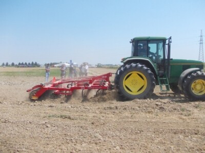 Gruber triple tiller