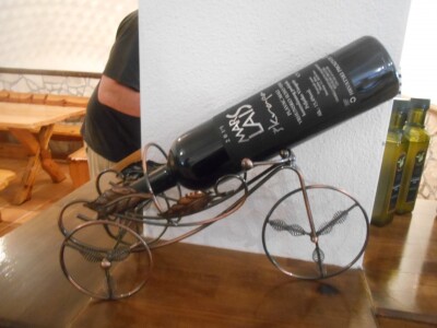 Originalan stalak za bocu morate primjetiti