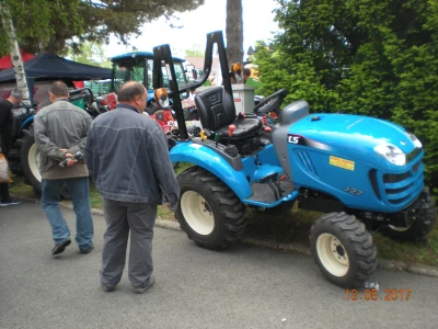 LS mini traktor