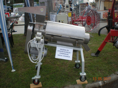 Mašina za otkoštavanje