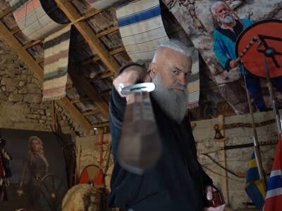 Duvanjski viking turiste dočekuje "naoružan do zuba"