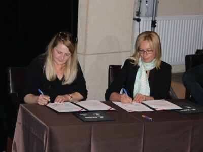 Dva najbolja sela sveta potpisale protoko o saradnji Dva najbolja sela sveta potpisale protoko o saradnji