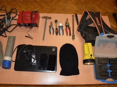 Dvojac s traktora krao navigacije i ostale dijelove