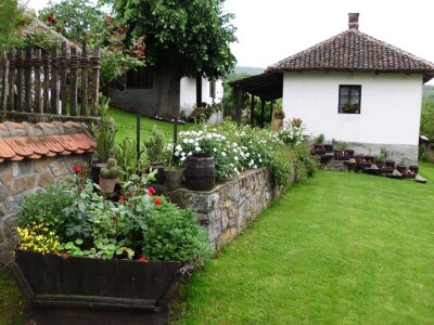 Najlepša dvorišta Vlakče