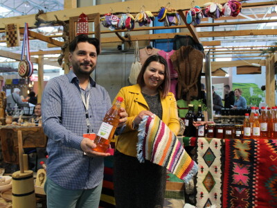 Dženan i Merima Delić na sajmu u Mostaru Dženan i Merima Delić na sajmu u Mostaru