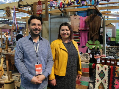 Dženan i Merima Delić na sajmu u Mostaru Dženan i Merima Delić na sajmu u Mostaru